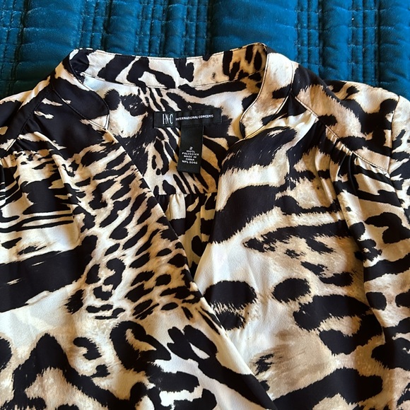 EUC leopard print blouse - Picture 2 of 2